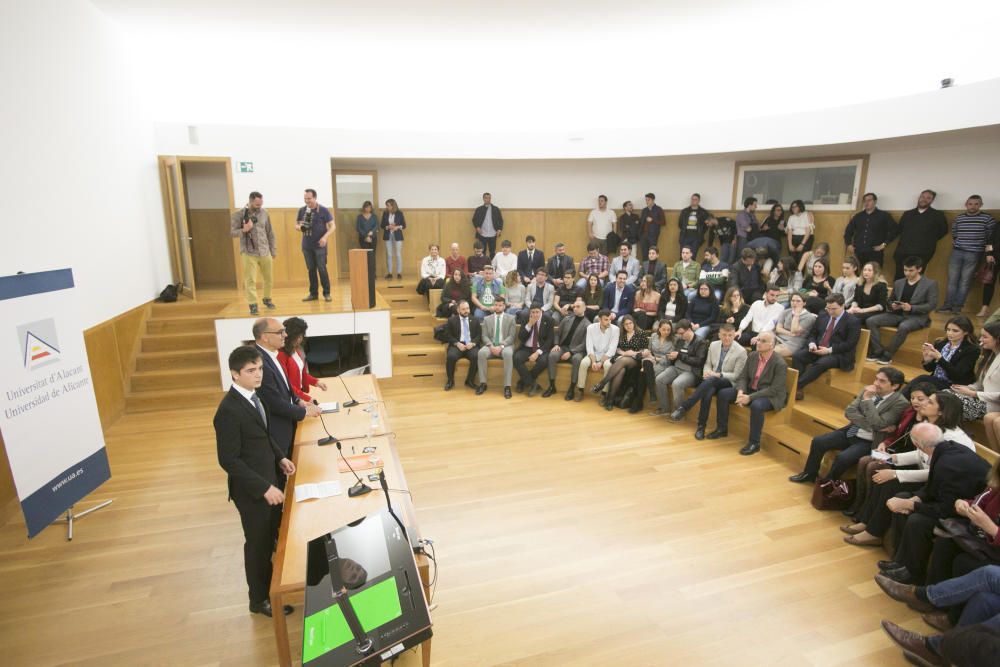 Toma posesión del presidente del Consejo de Estudiantes de la UA