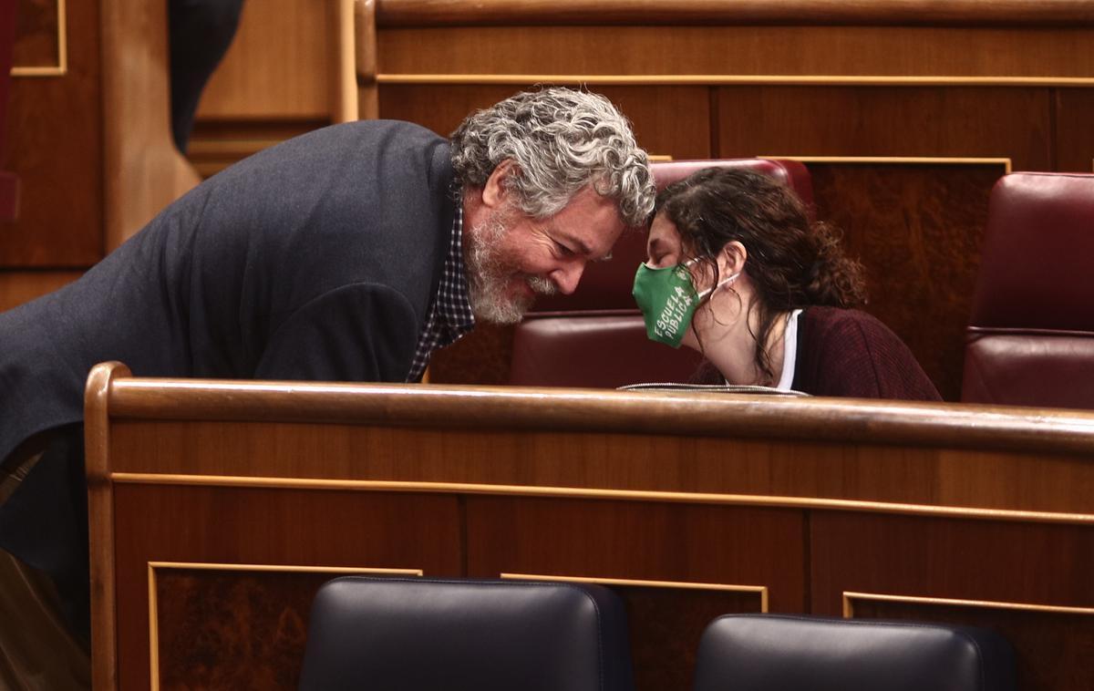 El exlíder de Equo, Juantxo López Uralde, y la diputada de Unidas Podemos por Asturias, Sofía Castañón El exlíder de Equo, Juantxo López Uralde, y la diputada de Unidas Podemos por Asturias, Sofía Castañón