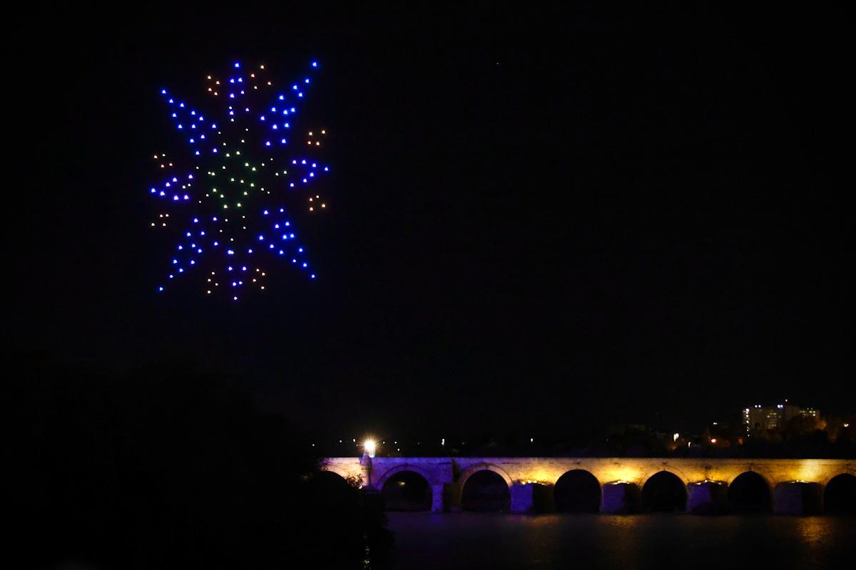 El espectáculo de drones enciende la Navidad