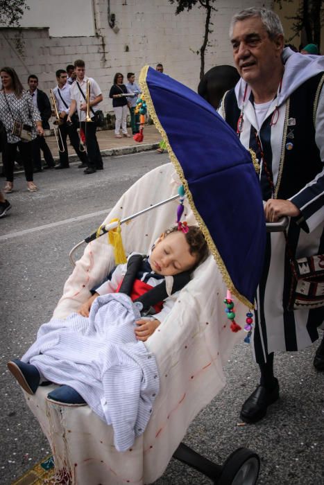 Los niños se convierten en los protagonistas del segundo día de las Fiestas de Moros y Cristianos con el Desfile Infantil.