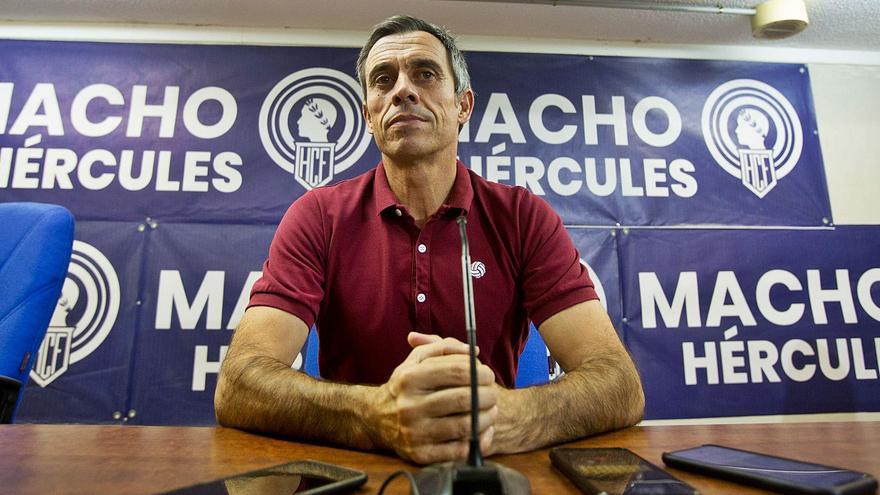 Del Pozo: «La salida de Abde no es una desgracia, pero sí una dificultad para el Hércules»