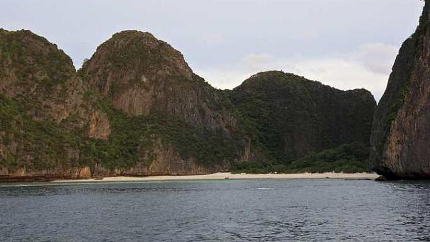 Panorámica de la playa Maya Beach de Tailandia.