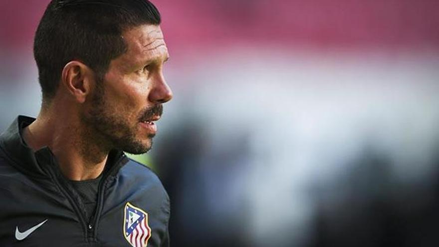 Simeone pone en vilo al Atlético con la duda de su continuidad