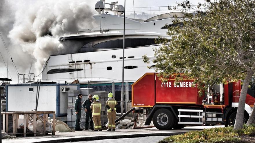 Los bomberos de Alicante llevan 26 años cobrando la misma cantidad por las horas extra