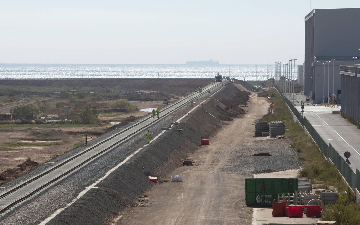 Obras del acceso ferroviario al puerto de Sagunt.