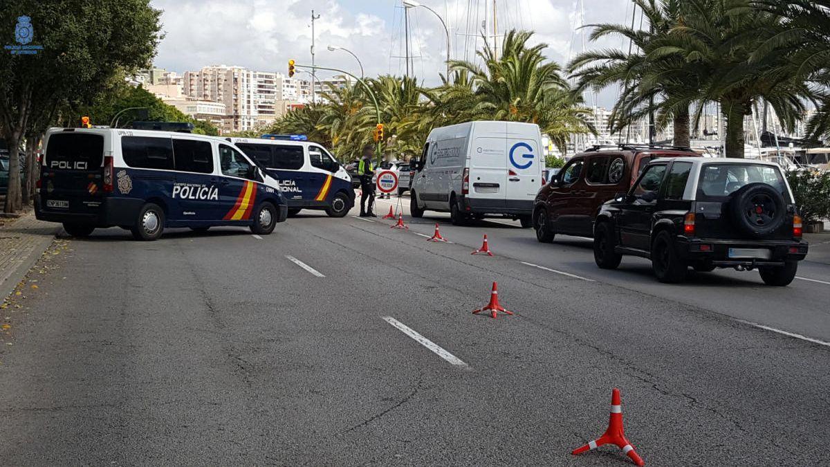 Control de Policía en Palma durante el confinamiento