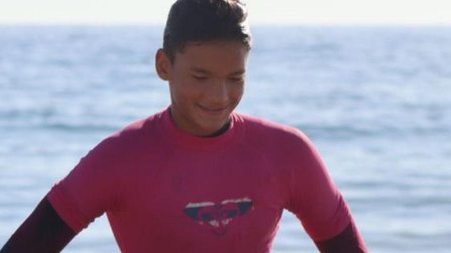El sanjaviereño Mario Alcaraz triunfa en el circuito nacional sub-14 de surf