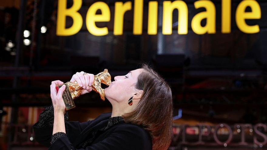 Carla Simón conquista l’Ós d’Or de la Berlinale amb «Alcarràs»