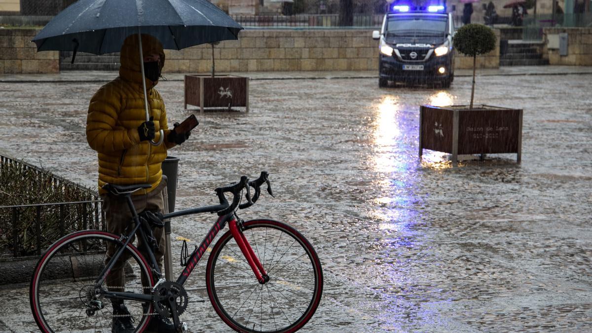 Intensa lluvia a principios de febrero en León capital.