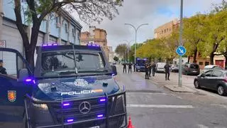 La Policía se despliega en las Tres Mil tras el tiroteo entre clanes por un vuelco de droga