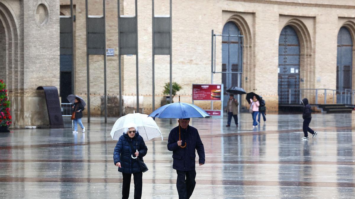 Vídeo | La Aemet confirma el cambio brusco en el tiempo en Zaragoza: vuelven las lluvias y los termómetros bajarán hasta 14 grados