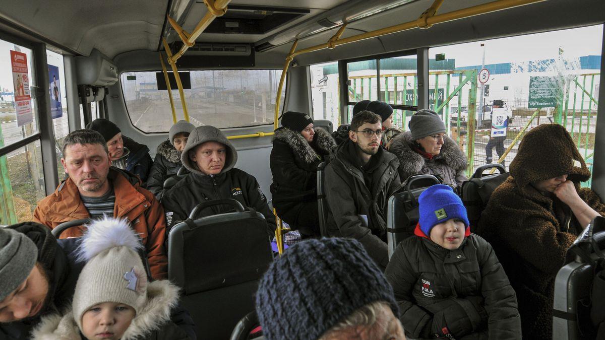 Un autobús en uno de los corredores humanitairos.