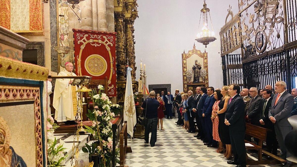 Un momento de la celebración de la misa por el día de la patrona de Extremadura.