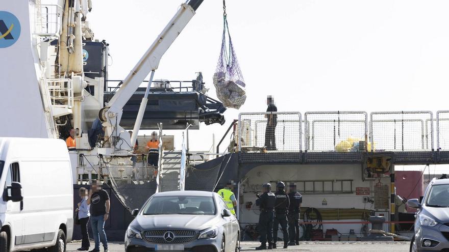 Interceptan una narcolancha con más de cuatro toneladas de cocaína al sur de Canarias