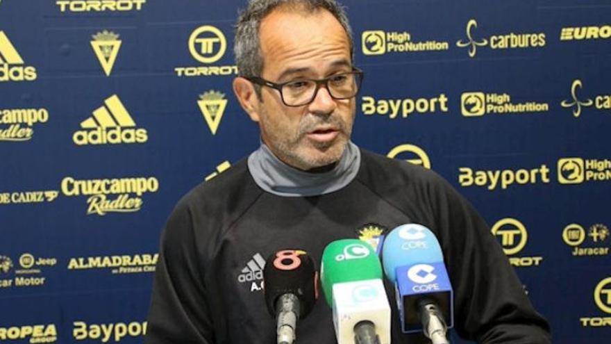 Álvaro Cervera, entrenador del Cádiz.