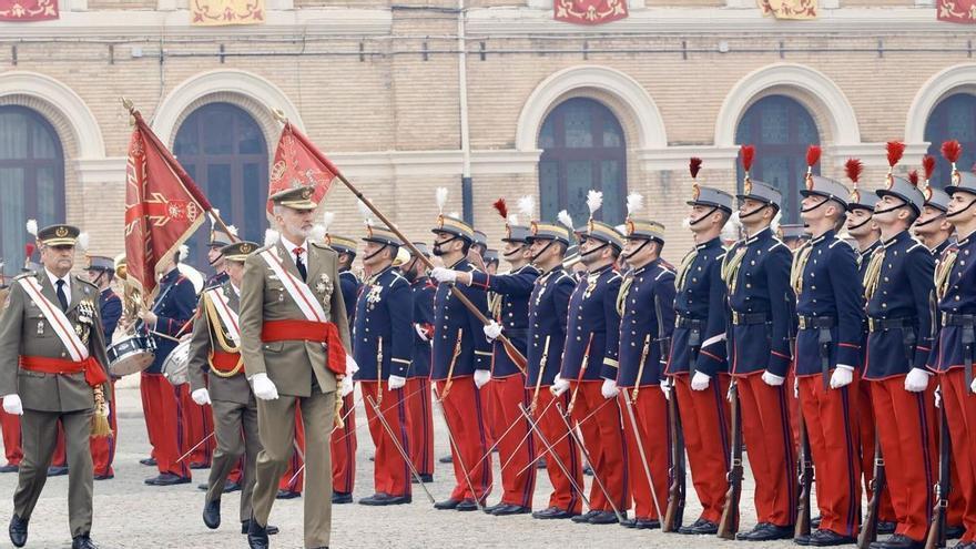 Los jóvenes de Zaragoza se mojan sobre una hipotética vuelta de la mili: "Enderezaría a los que van algo perdidos"