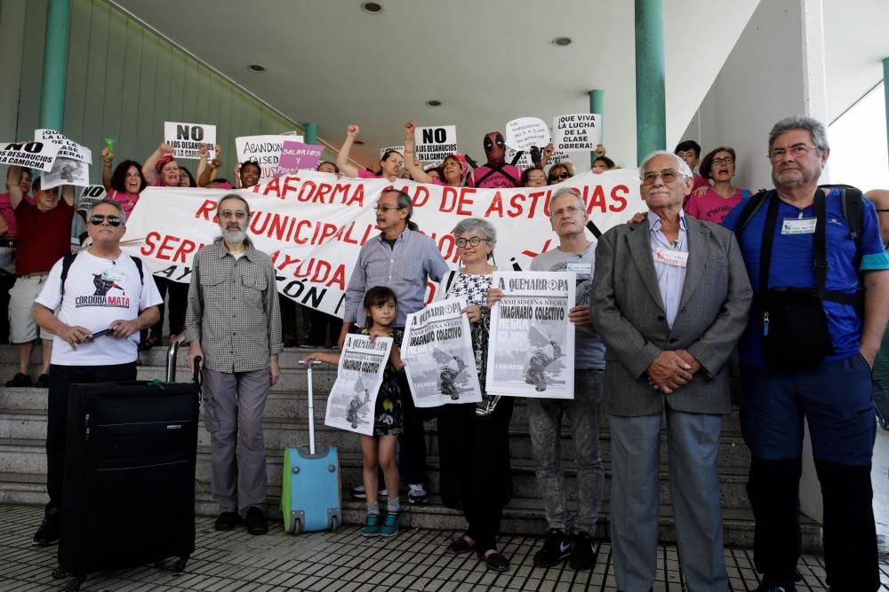 La llegada del Tren negro a Gijón da comienzo a la Semana Negra