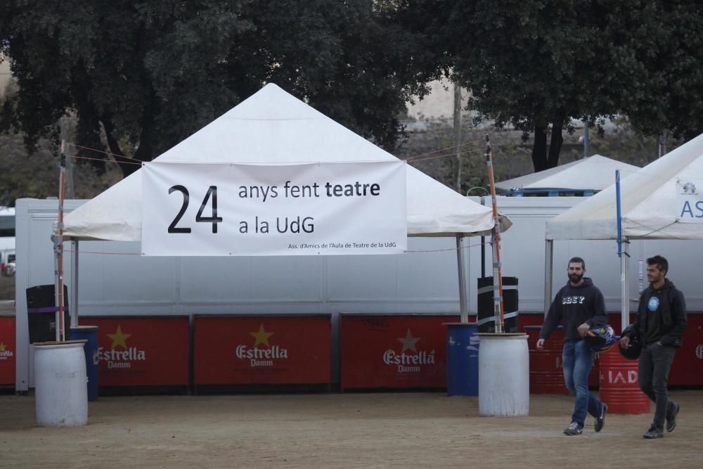 Tanquen una barraca i una parada per vendre alcohol a menors