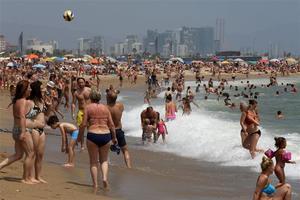 La platja de la Barceloneta. 