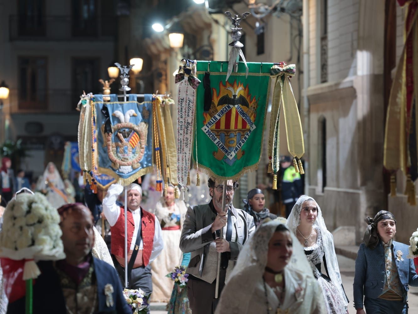 Las comisiones afectadas por la dana, ante la Virgen con crespones