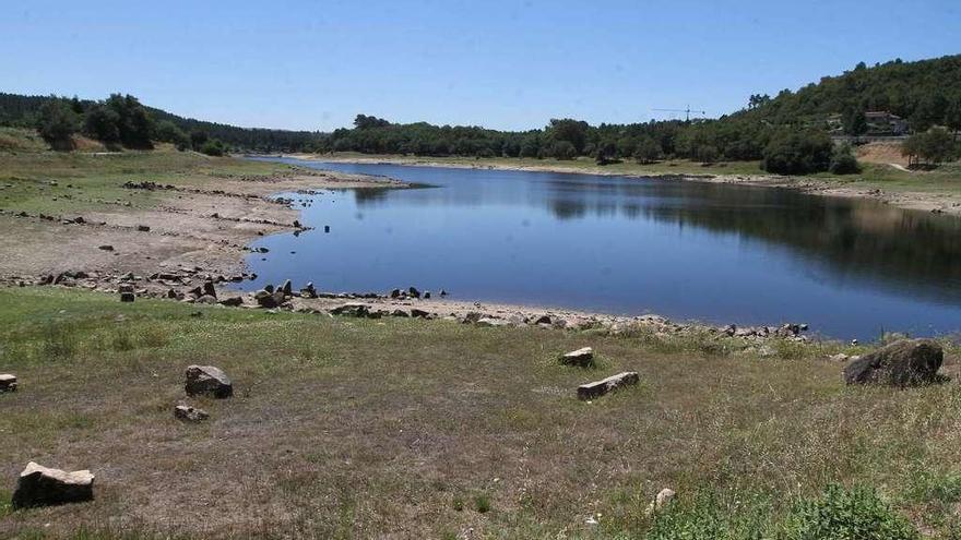 Estado del embalse de Cachamuiña en la jornada de ayer. // Iñaki Osorio