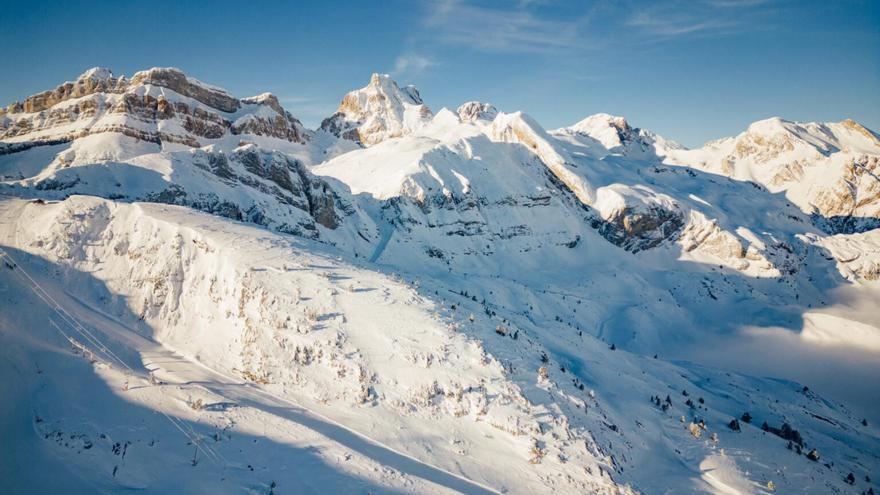 Candanchú, la estación de esquí &quot;con más espesor de nieve de la península&quot; con grosores de hasta 4 metros