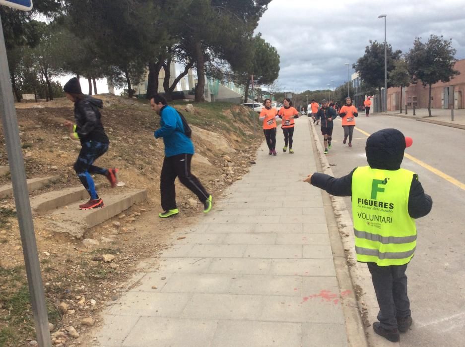 Mig miler d''atletes a la Run 4 Càncer de Figueres