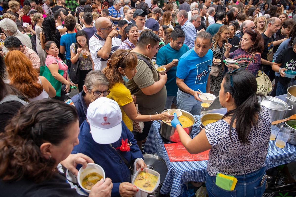 Éxito en la 18ª edición del Festival Sopes del Món, celebrado en la Marquesina de la Via Júlia, Nou Barris.