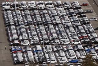 Volkswagen admite más irregularidades en otros 800.000 automóviles