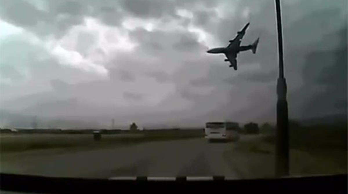 Accident d’un avió dels EUA a Bagram (Afganistan).