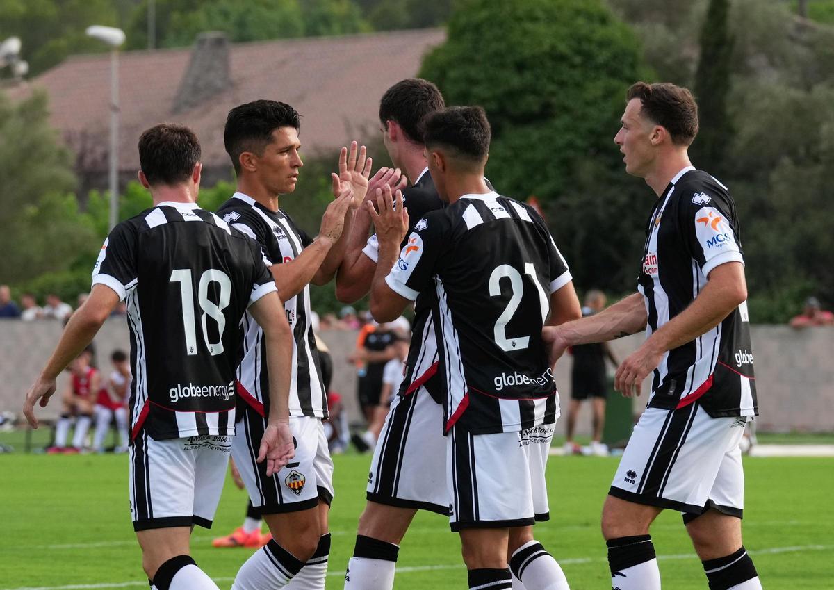 La celebración del 1-0 anotado por Álvaro García ante el Sabadell