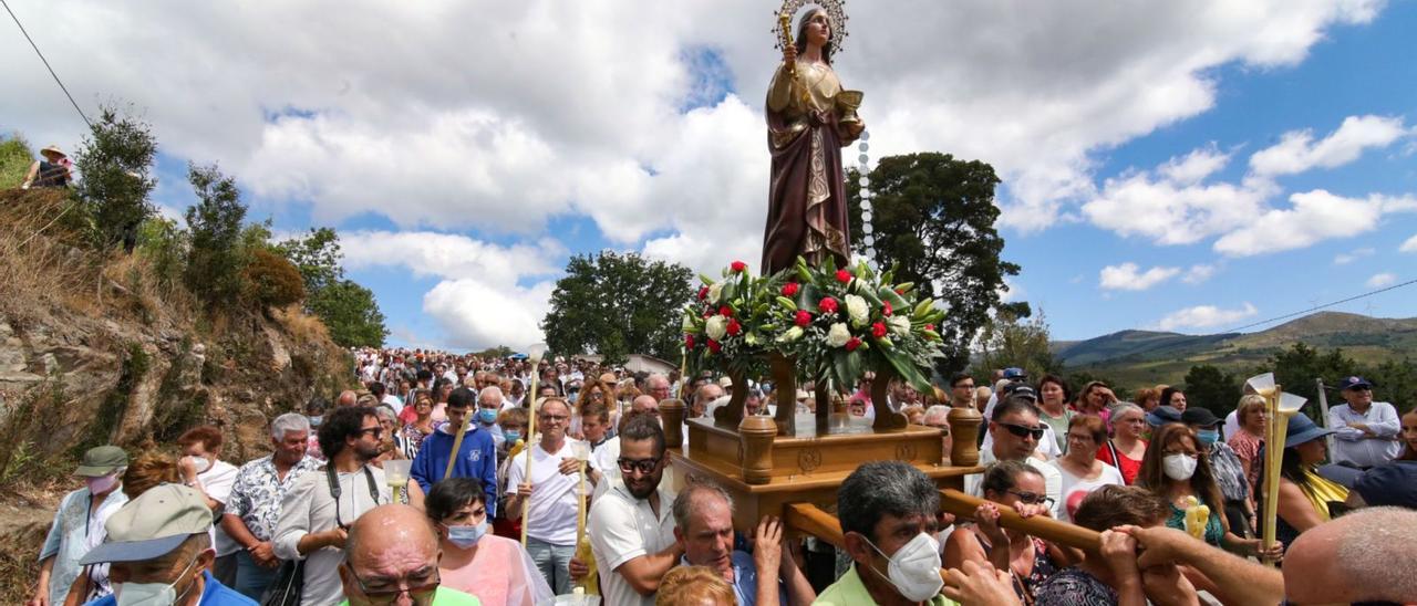 Procesión de Santa Marta de Ribarteme, que por primera vez tras la pandemia de COVID, no desfilan los ataúdes con personas dentro.