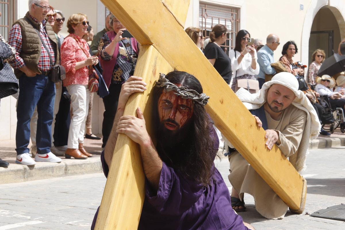 Denis Madrid, representando a Jesús en la última Semana Santa de Benetússer con la AC La Pasión.