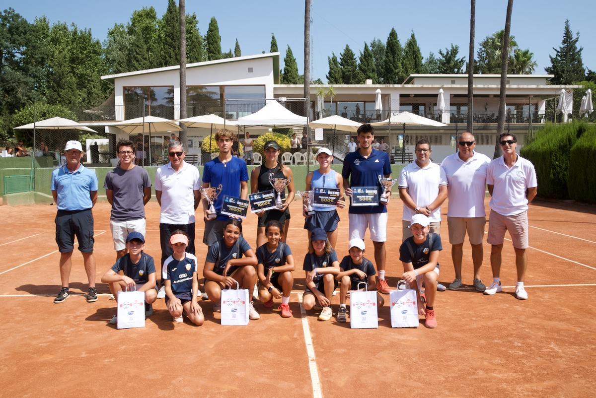 Guanyadors, finalistes, representants institucionals i aplegapilotes.