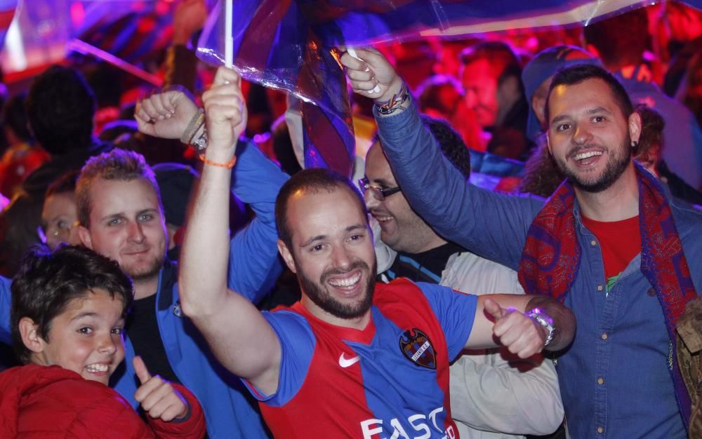 Así celebra el ascenso la afición del Levante UD