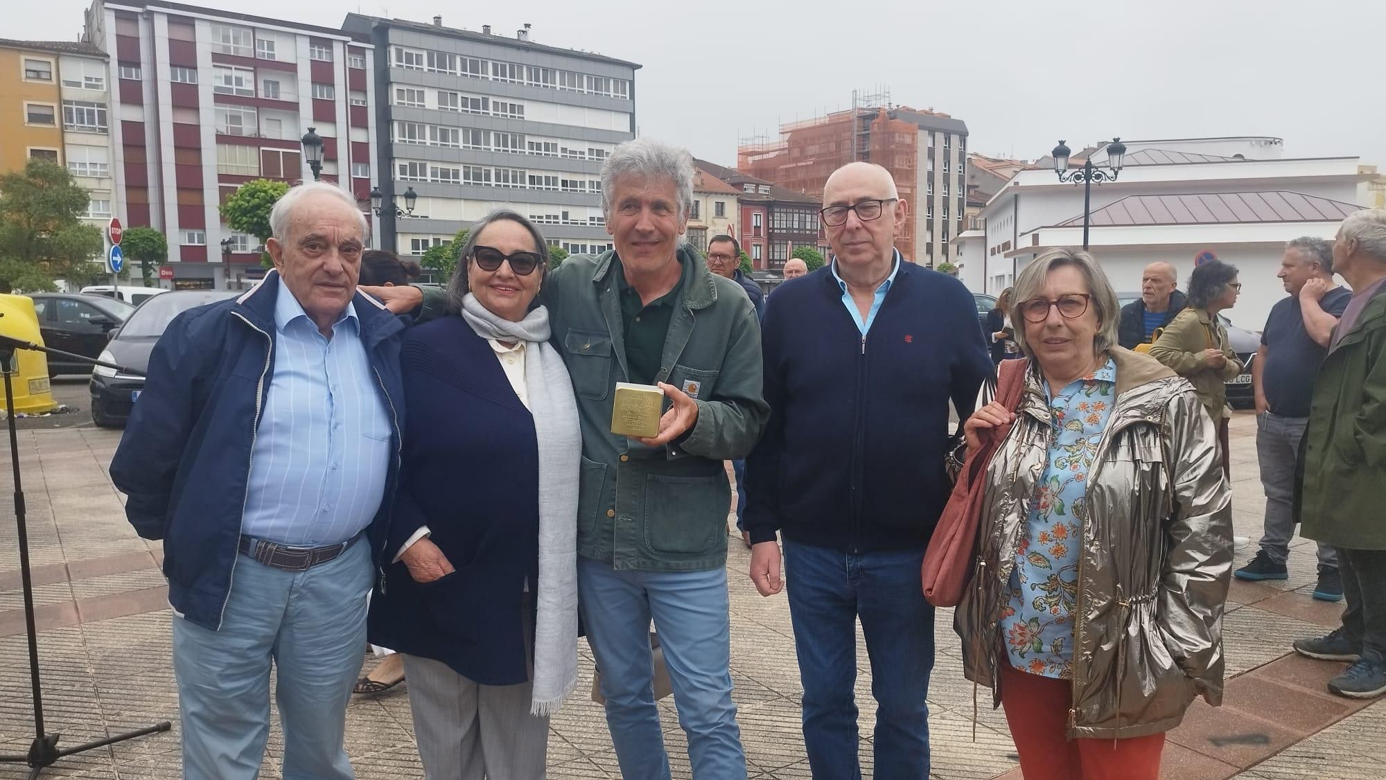 Adoquines contra el olvido en Ribadesella