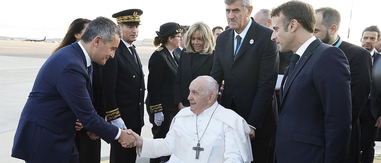 El papa Francisco, en Marsella, junto a Emmanuel Macron.