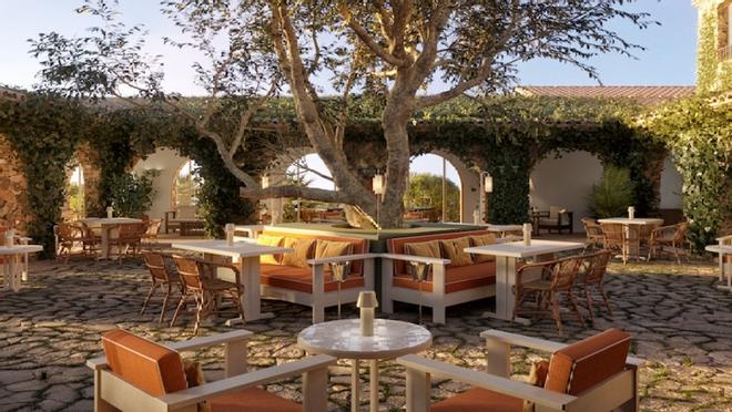 La terraza del restaurante Al Kostat del Mar, en el Hotel Finca Victoria.