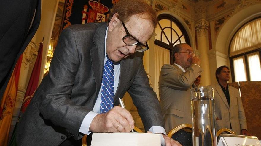 Ramón Tamames, en la presentación de sus memorias en Málaga en 2013.