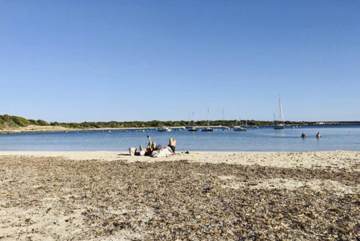 Platja de Es Port.