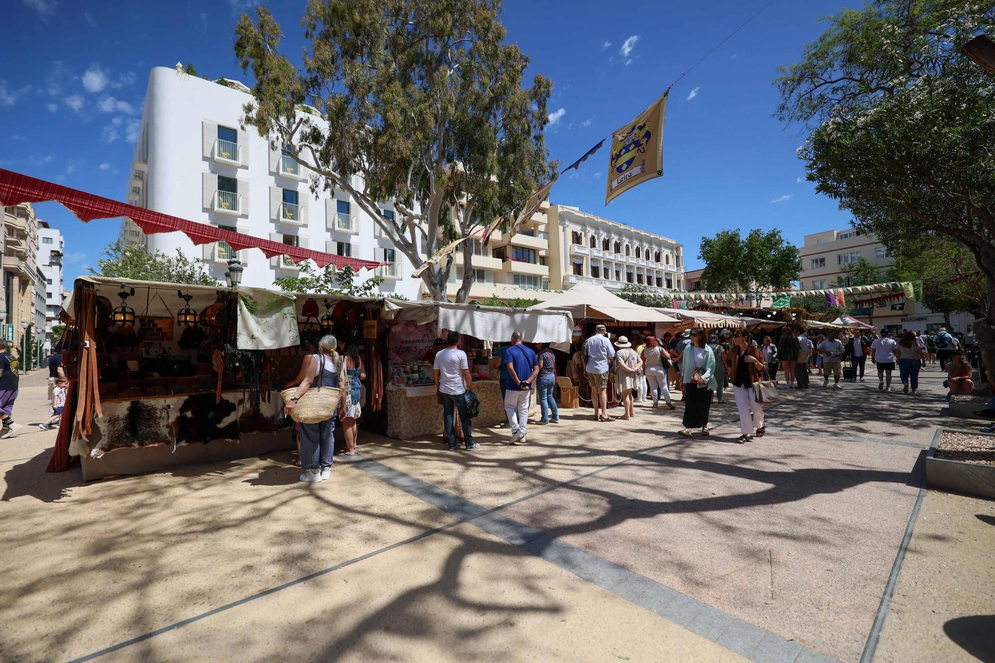 Compras de último día en la feria Eivissa Medieval