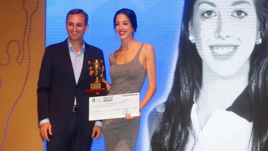 El presidente de la Diputación, César Sánchez, y la gimnasta Alejandra Quereda en la última edición de la gala