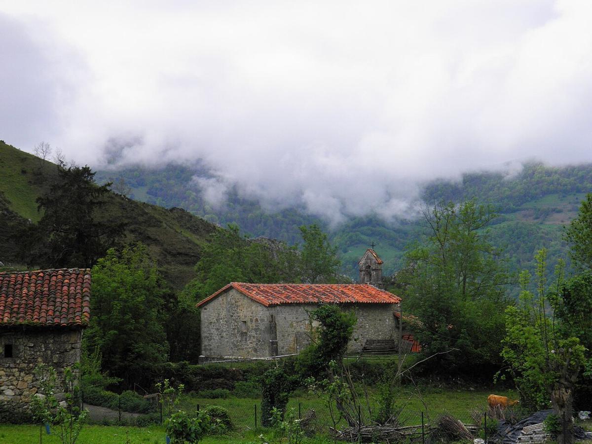 Amieva, Asturias, Iglesia Parroquial