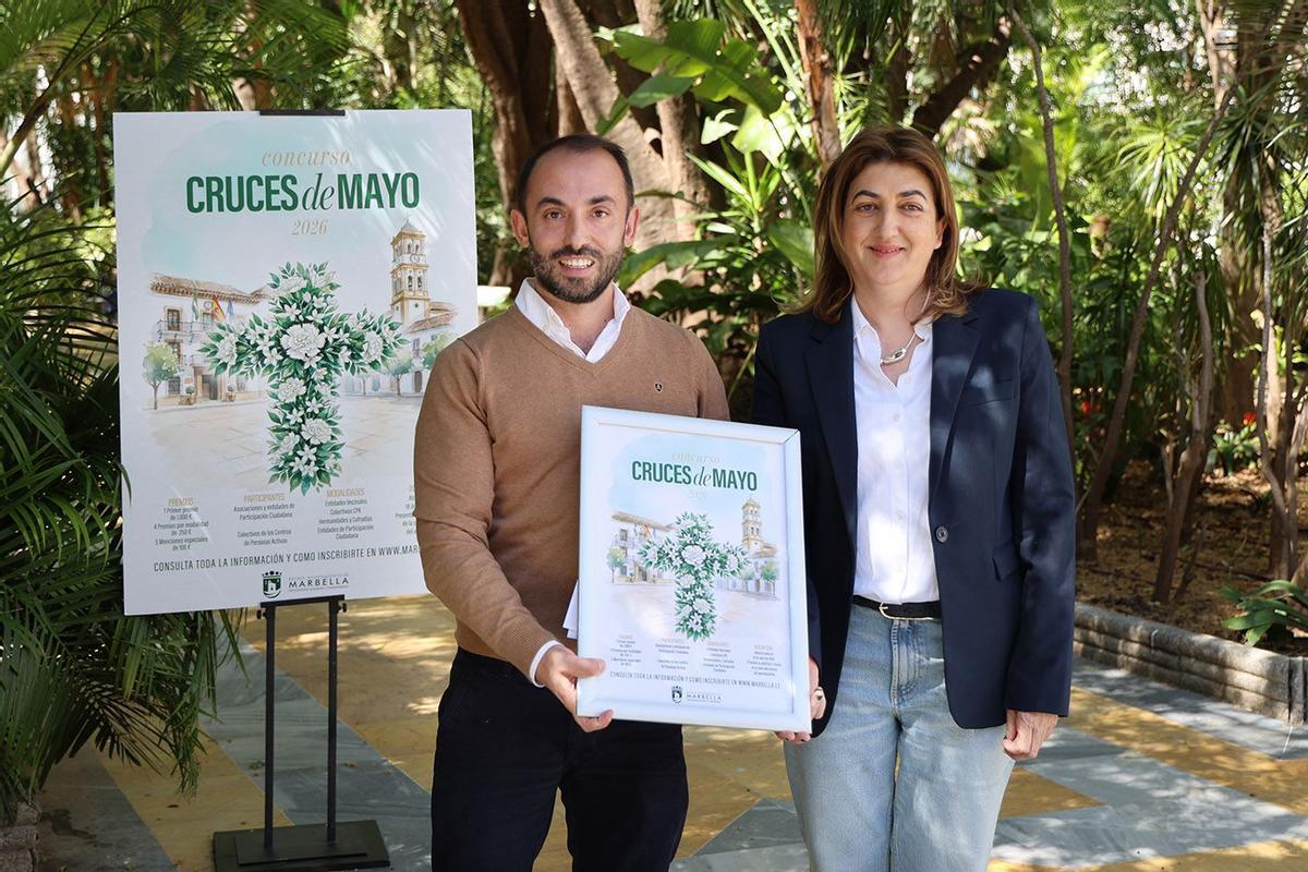 El concejal de Participación Ciudadana del Ayuntamiento de Marbella, Enrique Rodríguez, presenta Cruces de Mayo