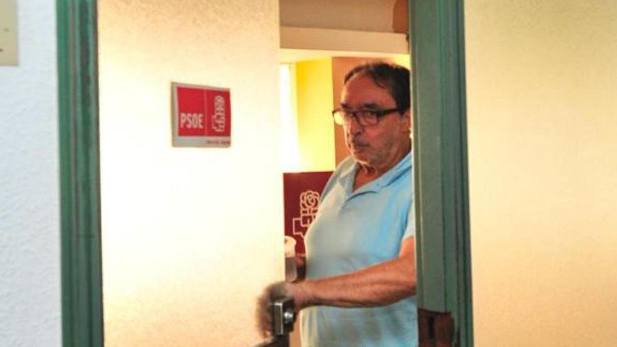 Ángel Franco, en la sede del PSOE de Alicante, en una imagen de archivo.