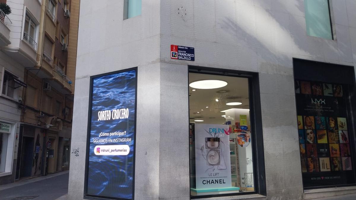 Cartel inteligente instalado en la Gran Vía de Murcia.