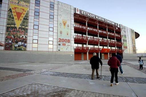 Nueva Condomina - El campo del Murcia está sirviendo como centro para acoger a los transportistas que se han convertido en esenciales durante el confinamiento.