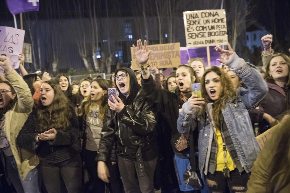 Manifestació 8-M a Manresa