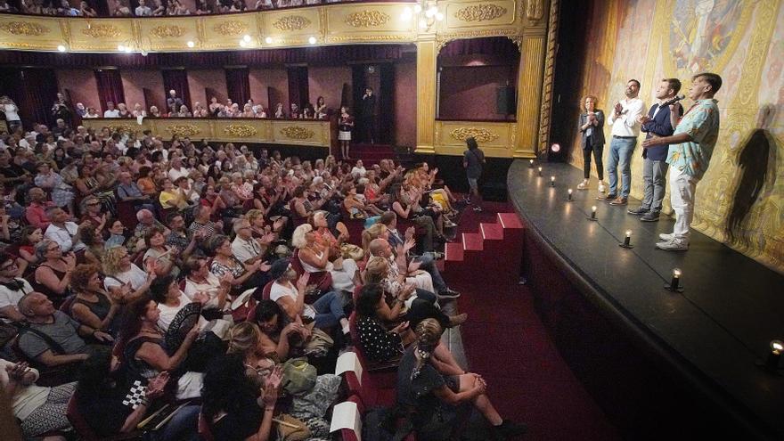 El FITAG arrenca omplint el teatre Municipal però amb el futur incert