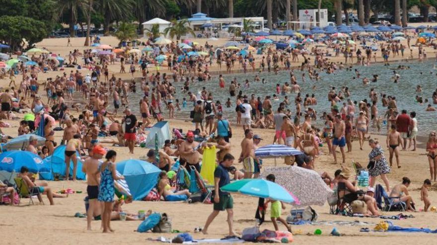 Las toallas de playa más originales que triunfan este invierno en Canarias